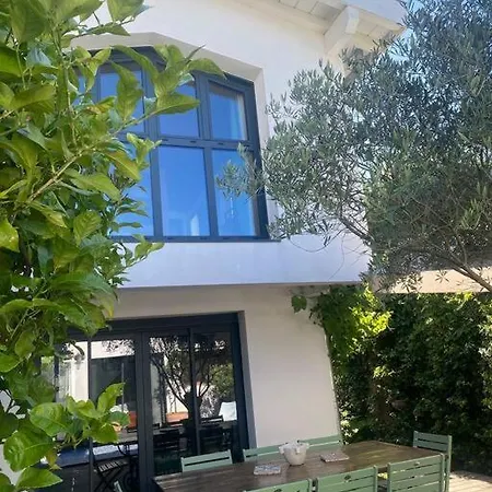 Vila Maison D'architecte 4 Avec Piscine